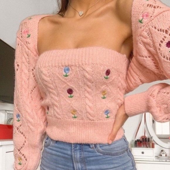 Zara Sweaters - NWT 2 piece Zara Embroidered Floral Arm Warmer Set